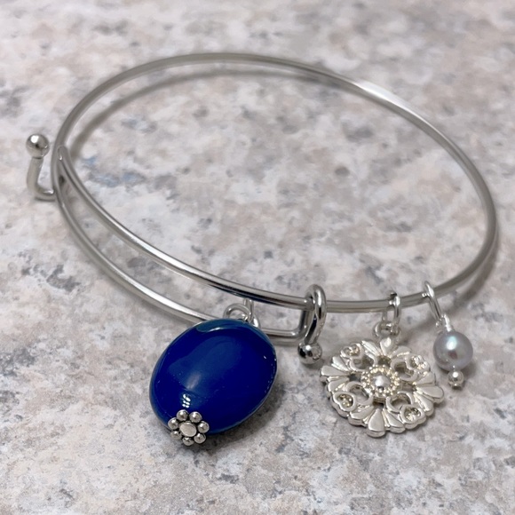 Dyed Blue Agate Charm Bracelet - Picture 8 of 8